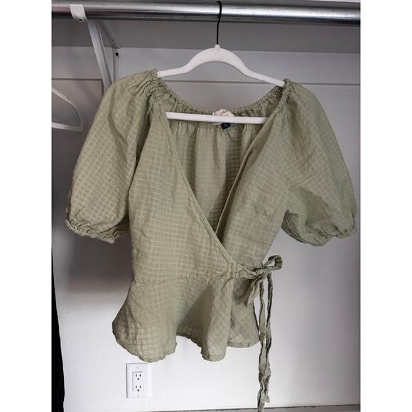 Universal Thread Crossover Tie Blouse Bubble Sleeve Sage Green Size Medium - Picture 1 of 8